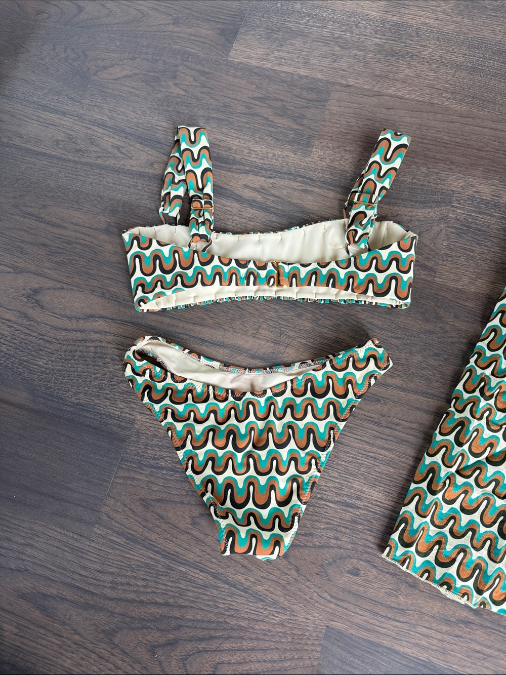 Full set Montce Groovy Retro Wave Print Bikini Set in Turquoise, Brown & Cream - Picture 11 of 14